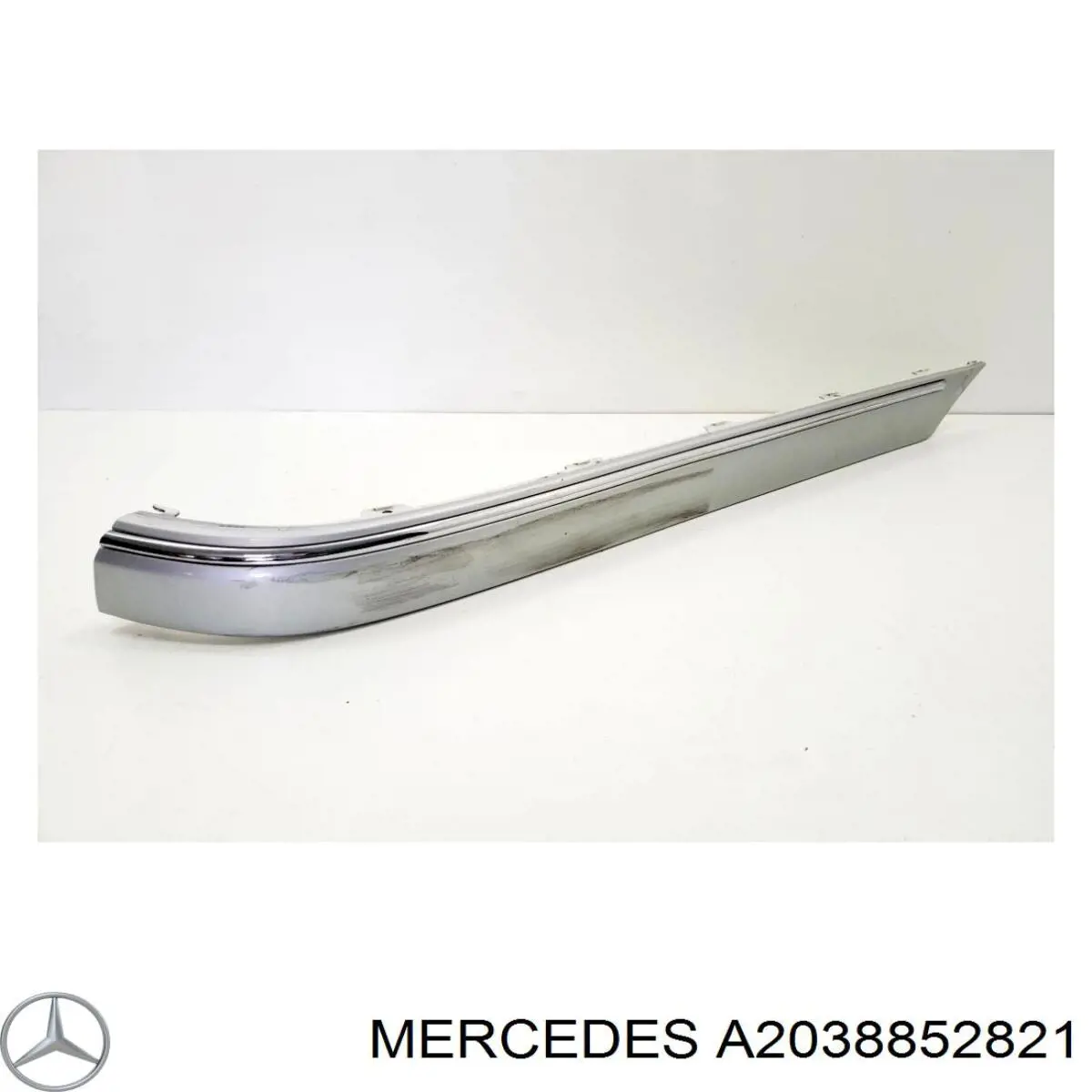 A2038852821 Mercedes Молдинг заднього бампера, правий