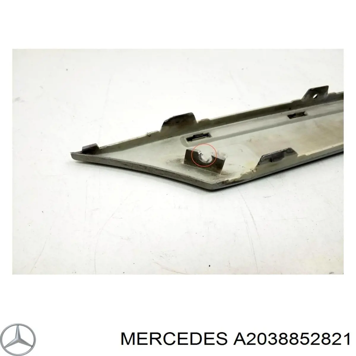 Купити A2038852821 Mercedes Молдинг заднього бампера, правий