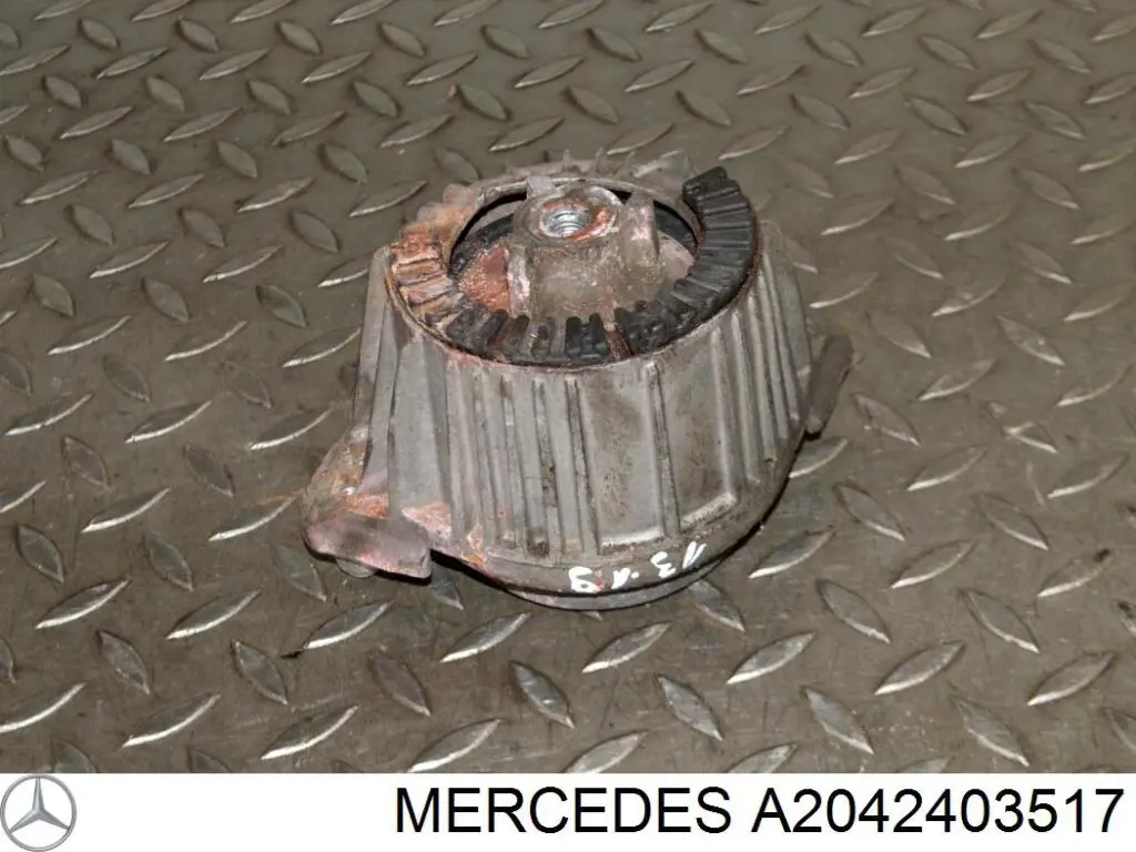Купити A2042403517 Mercedes Подушка (опора) двигуна ліва/права