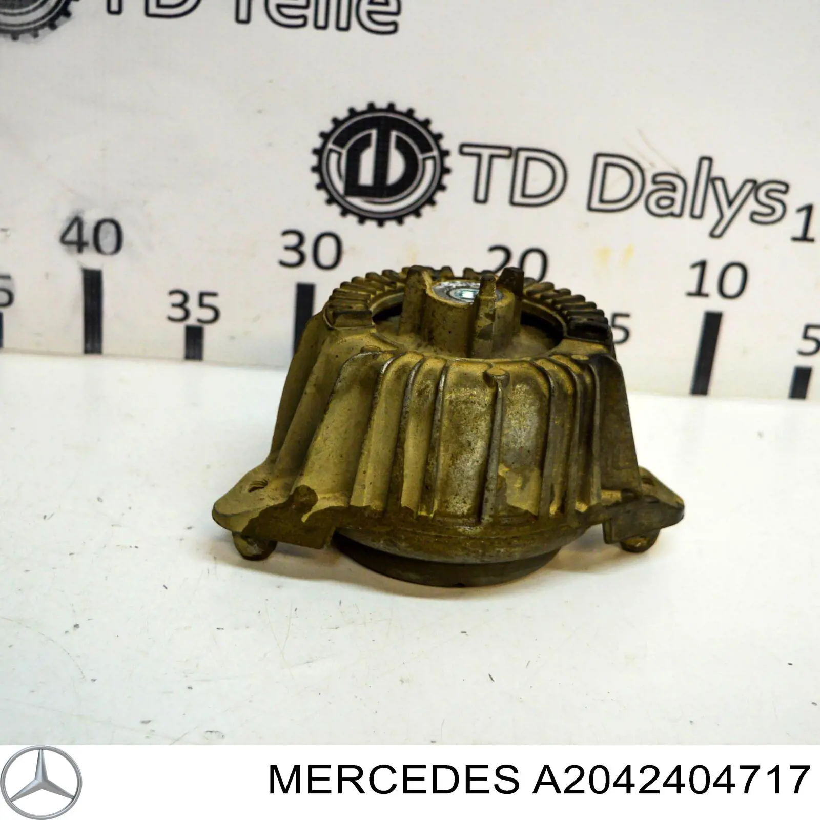 Подушка (опора) двигуна, права A2042404717 Mercedes