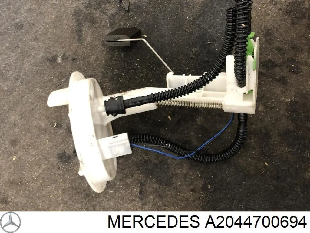 Датчик рівня палива в баку, лівий Mercedes A2044700694