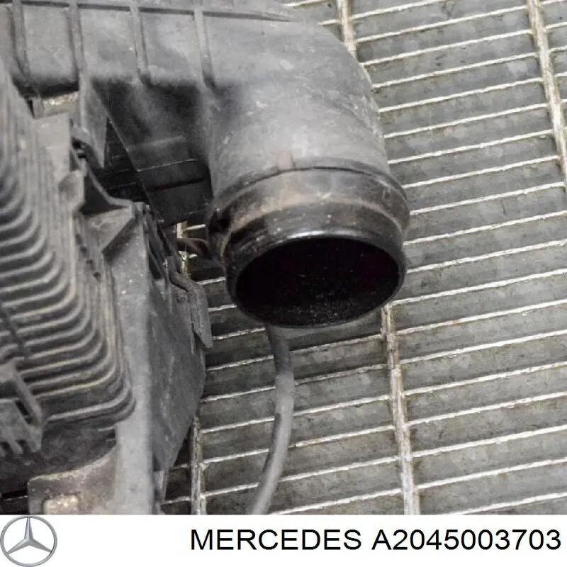 Купити A2045003703 Mercedes Радіатор двигуна