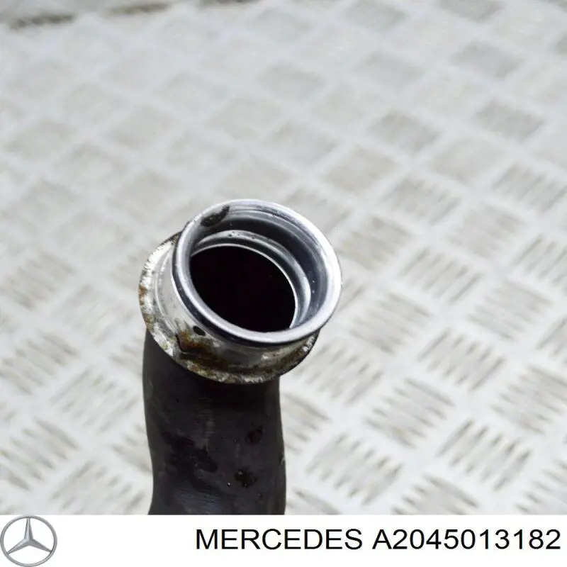 Купити A2045013182 Mercedes Шланг/патрубок радіатора охолодження, верхній