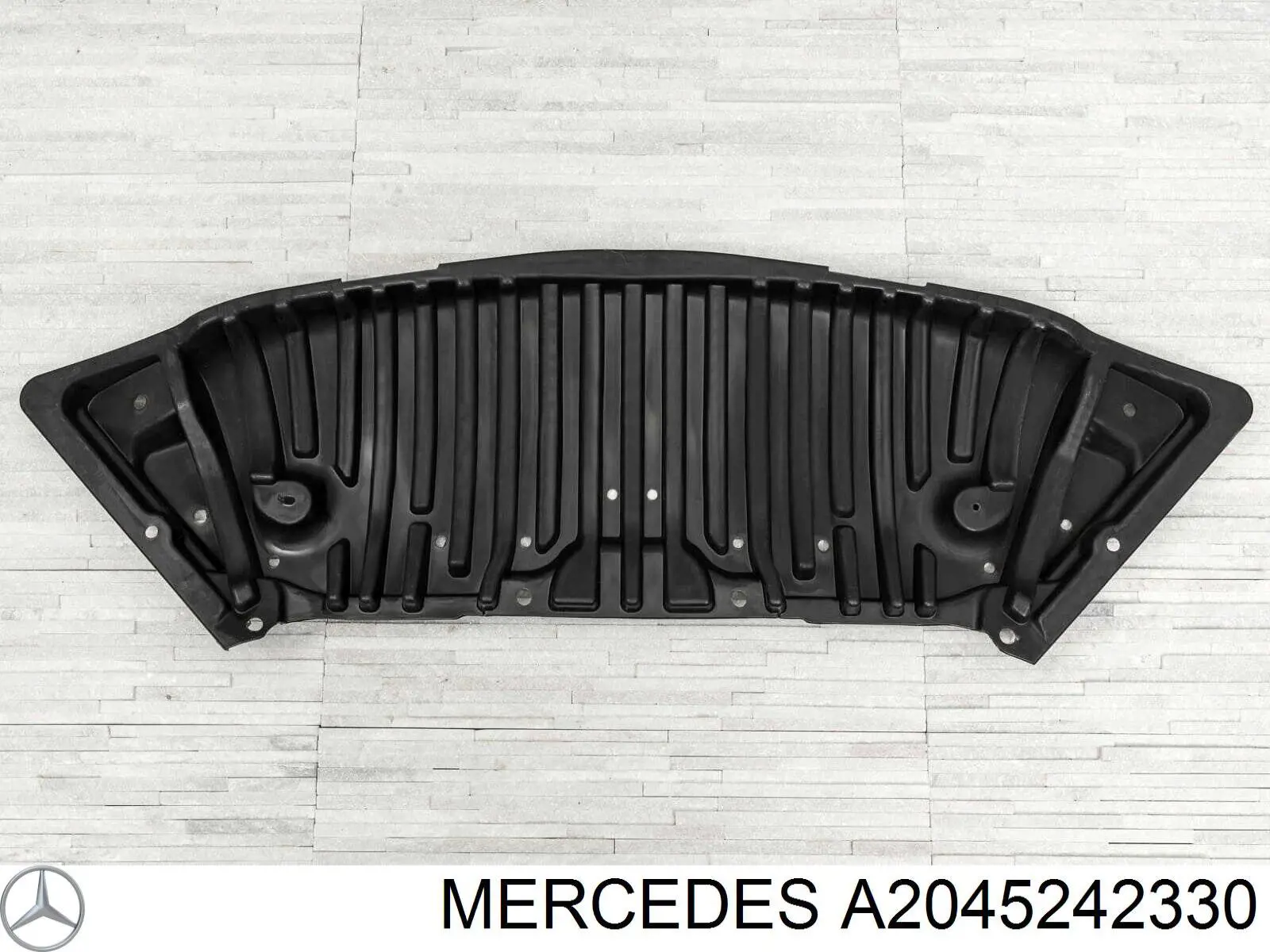 A2045242330 Mercedes Накладка решітки радіатора