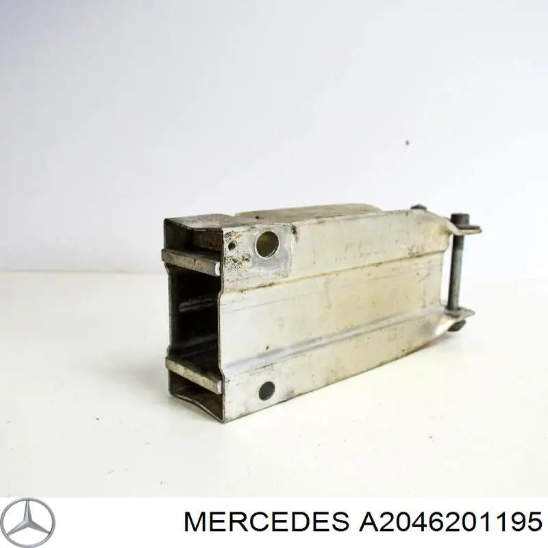 Кронштейн підсилювача переднього бампера Mercedes A2046201195 ціна, від 20.84 USD