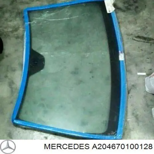 2046701001 Mercedes скло лобове
