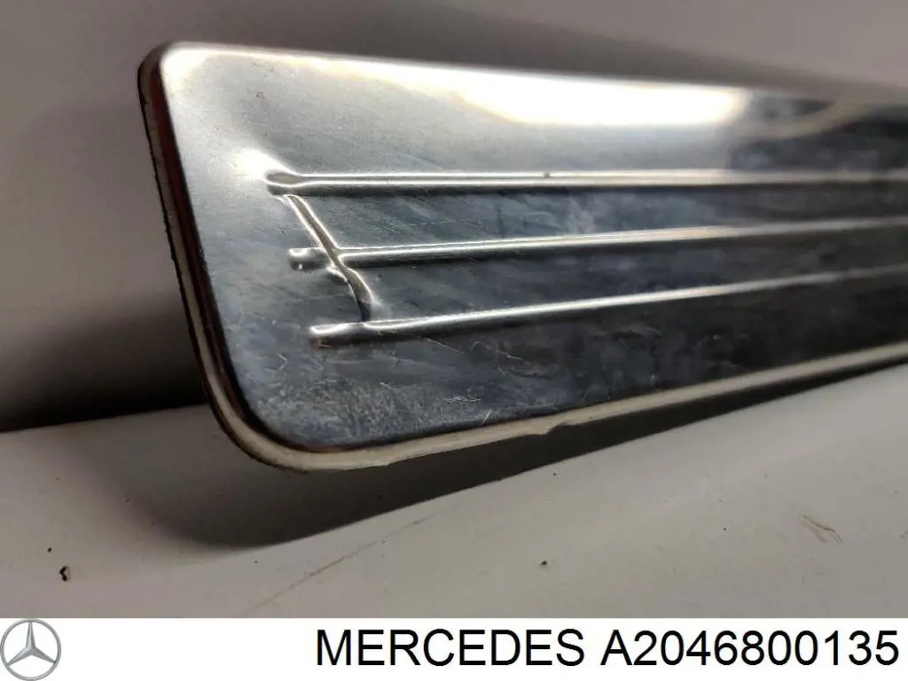  Mercedes A2046800135