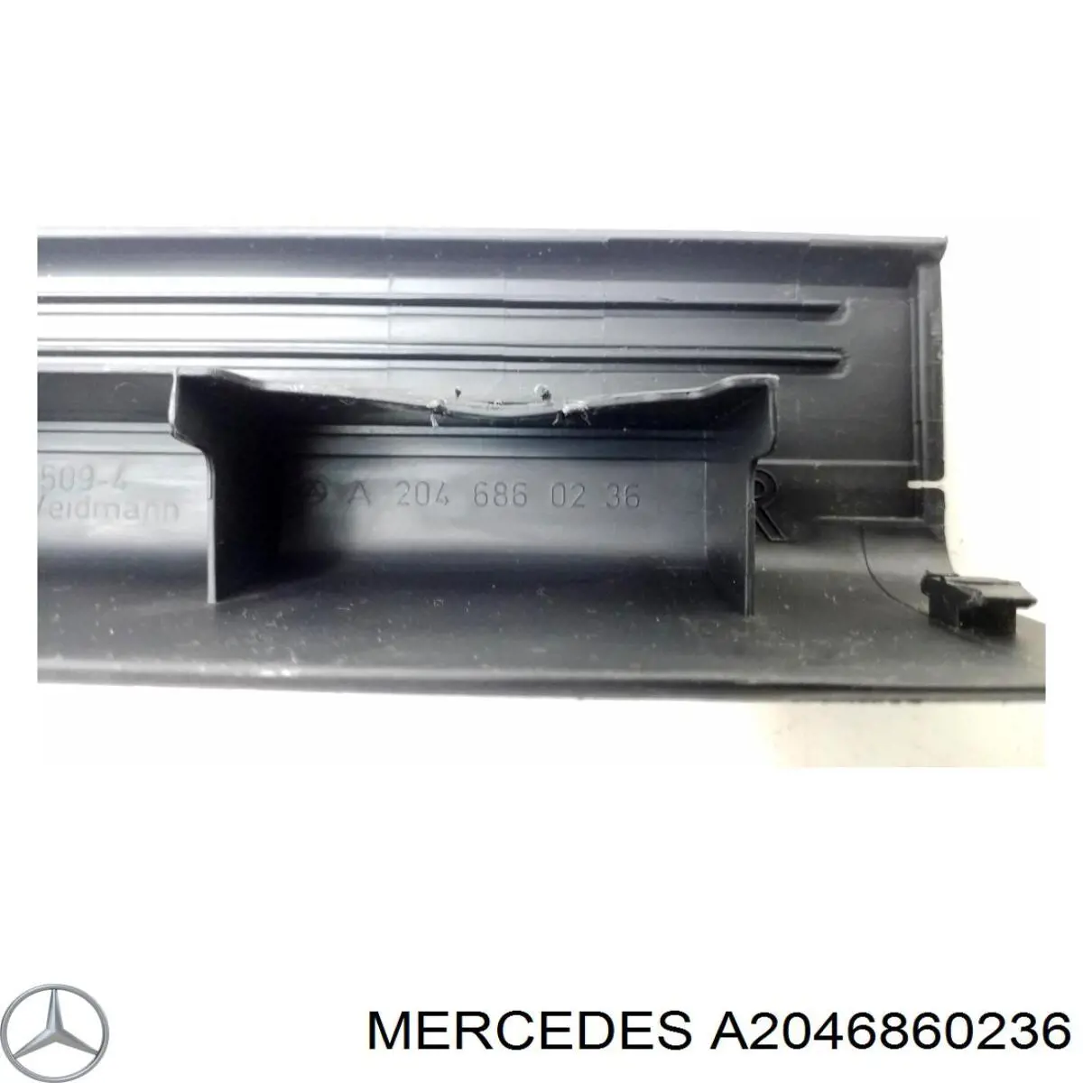 Накладка дверного порогу внутрішня, задня права Mercedes A2046860236 ціна, від 7.32 USD