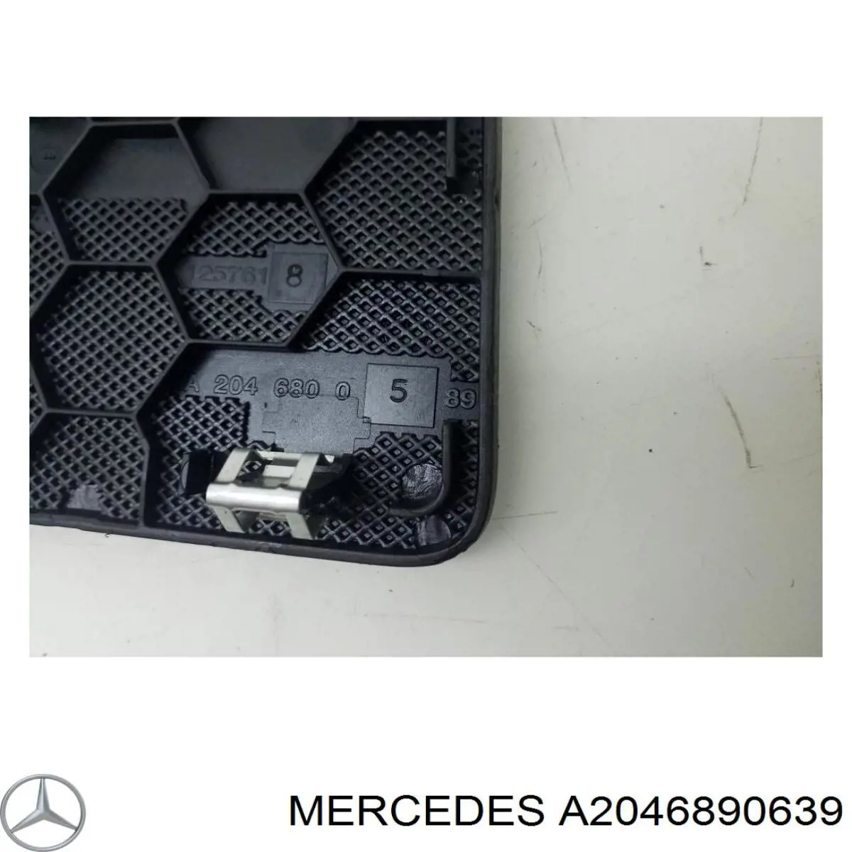  Mercedes A2046890639