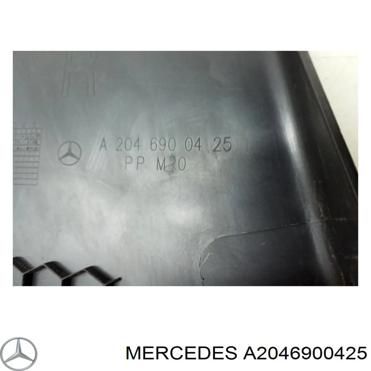 Обшивка стійки кузова внутрішньої, середня нижня права A2046900425 Mercedes