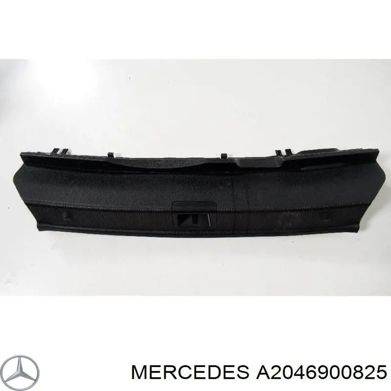 Облицювання задньої панелі багажника A2046900825 Mercedes