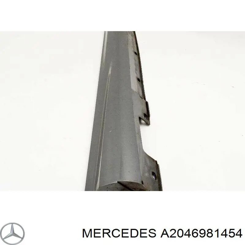 Накладка зовнішня (молдинг) порога, правий Mercedes A2046981454 ціна, від 45.66 USD