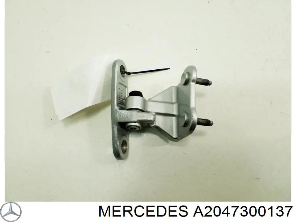 A2047300137 Mercedes Петля задніх лівих дверей