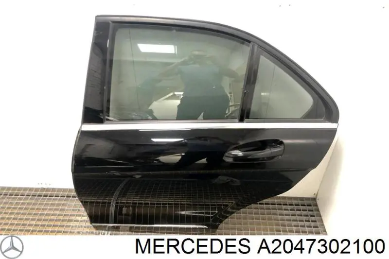 Двері задні, ліві на Mercedes C (W204)