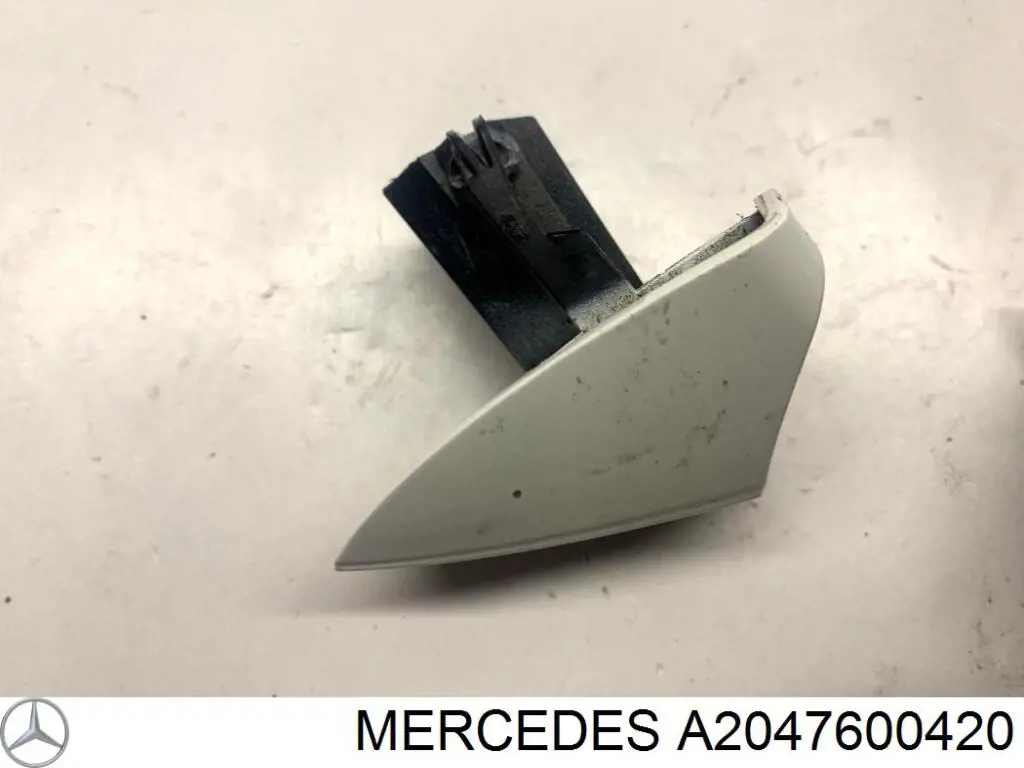 A2047600420 Mercedes кришка ручки зовнішніх дверей задніх правих