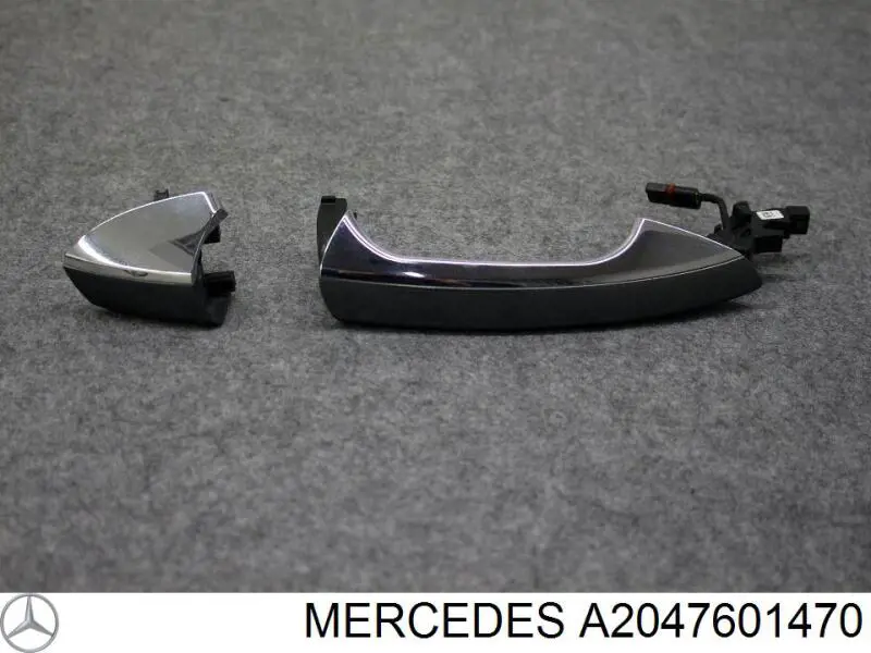 Ручка двері правою зовнішня перед/зад Mercedes A2047601470 ціна, від 42.18 USD