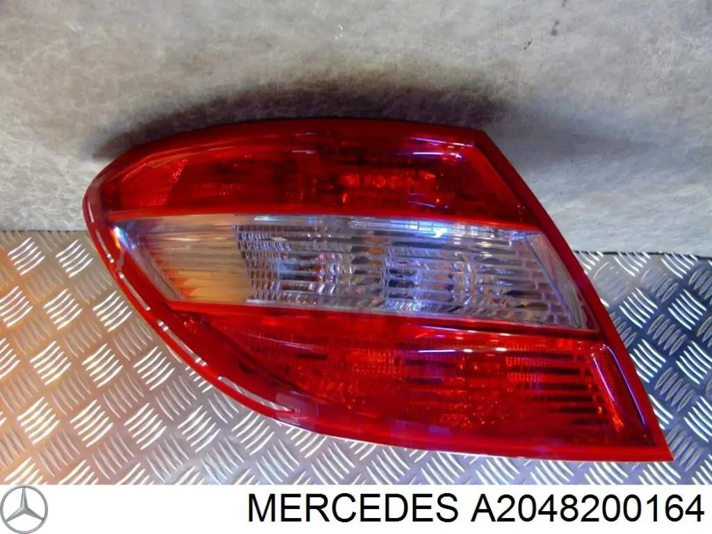 A2048200164 Mercedes ліхтар задній лівий