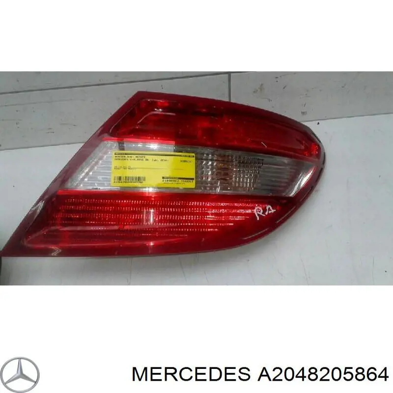 2048205864 Mercedes ліхтар задній правий