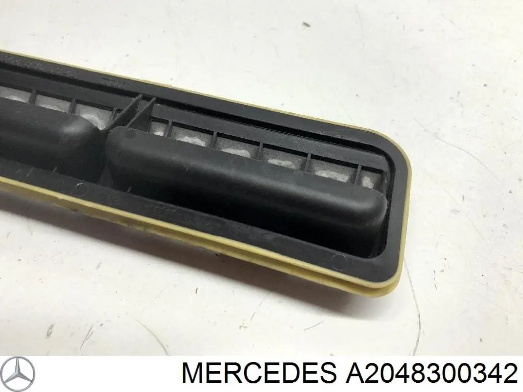 Решітка задня вентиляції салону, ліва Mercedes A2048300342 ціна, від 8.72 USD