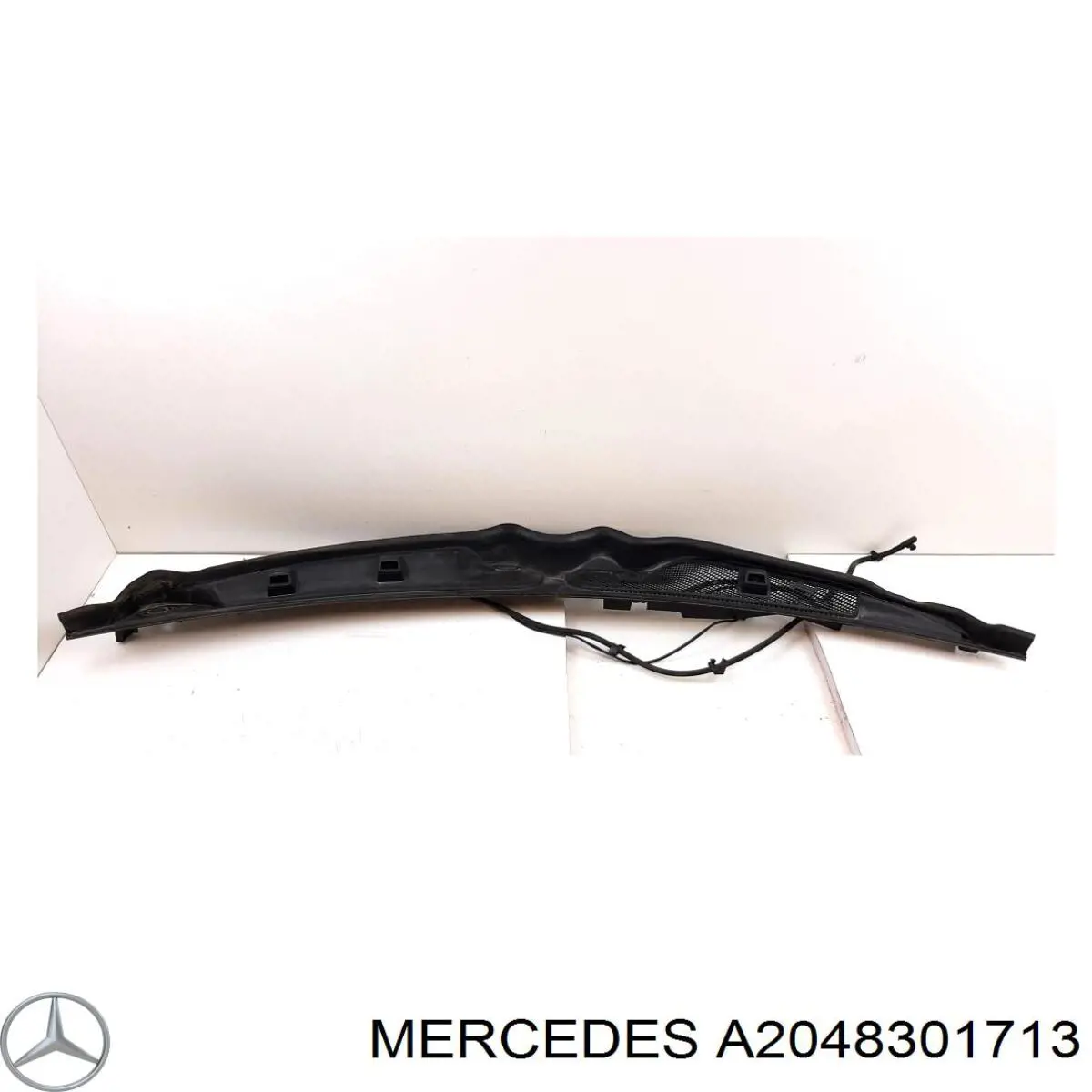 Водостік лобового скла, жабо на Mercedes C (W204)