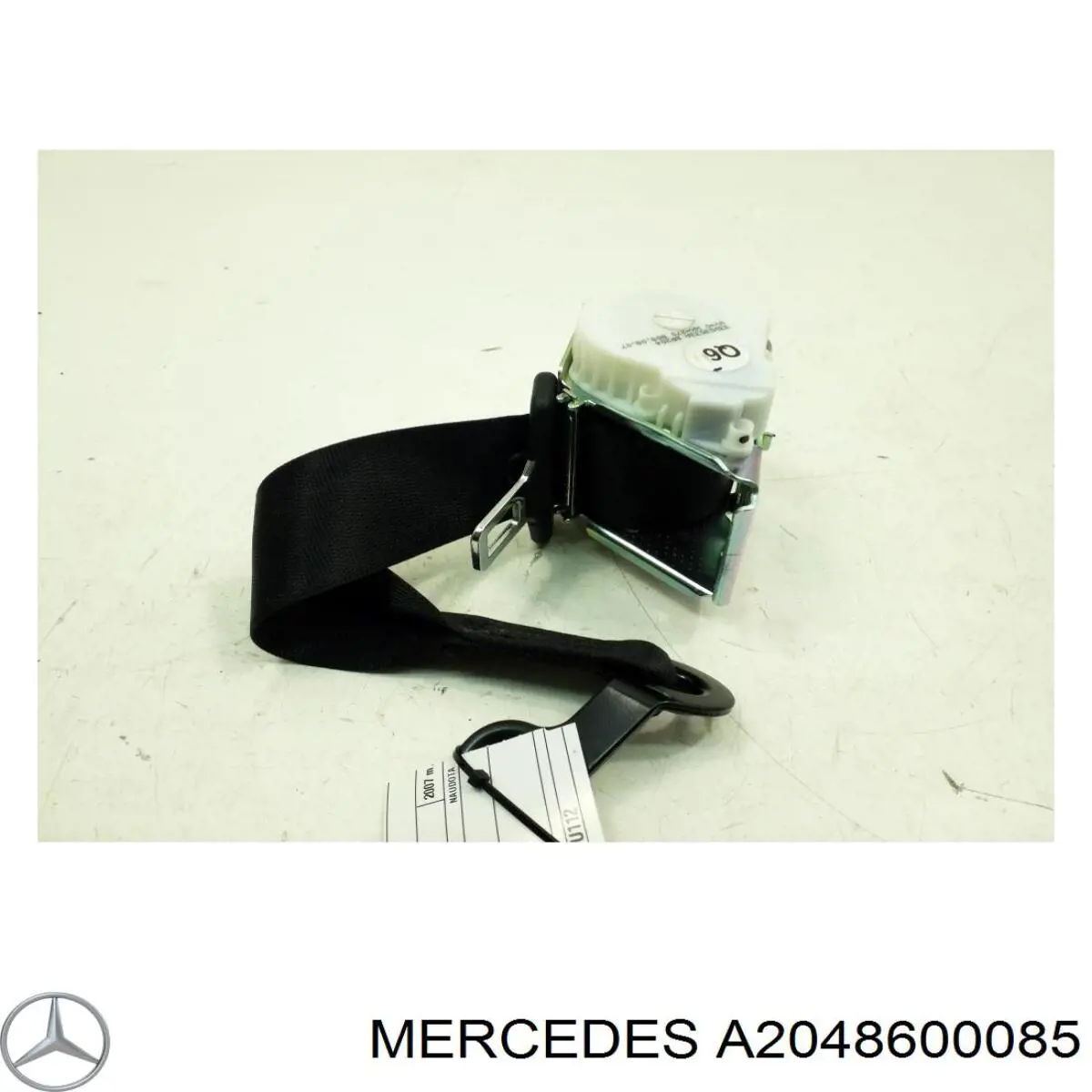 Пасок безпеки задній центральний Mercedes A2048600085 ціна, від 28.09 USD