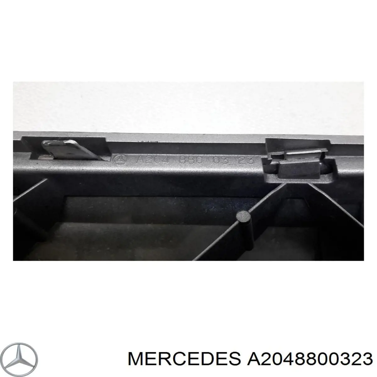 A2048800323 Mercedes Решітка радіатора