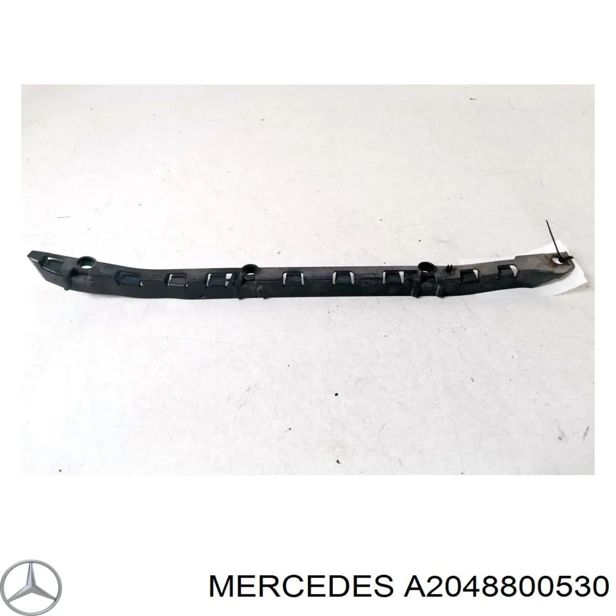 Направляюча заднього бампера, ліва Mercedes A2048800530 ціна, від 5.78 USD