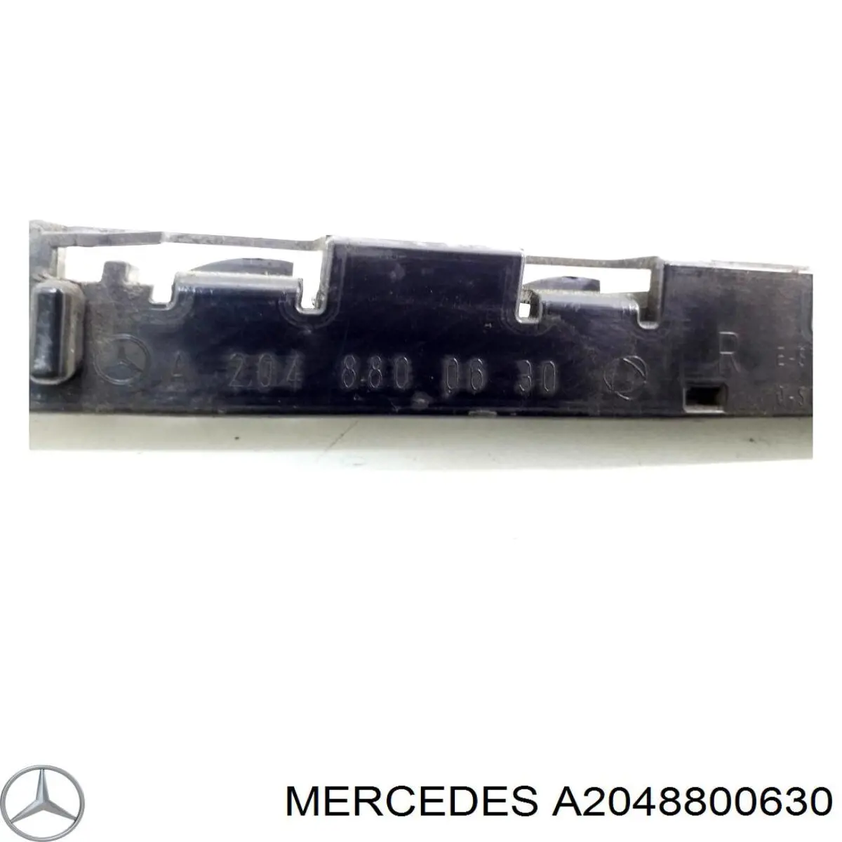 Купити A2048800630 Mercedes Направляюча заднього бампера, права