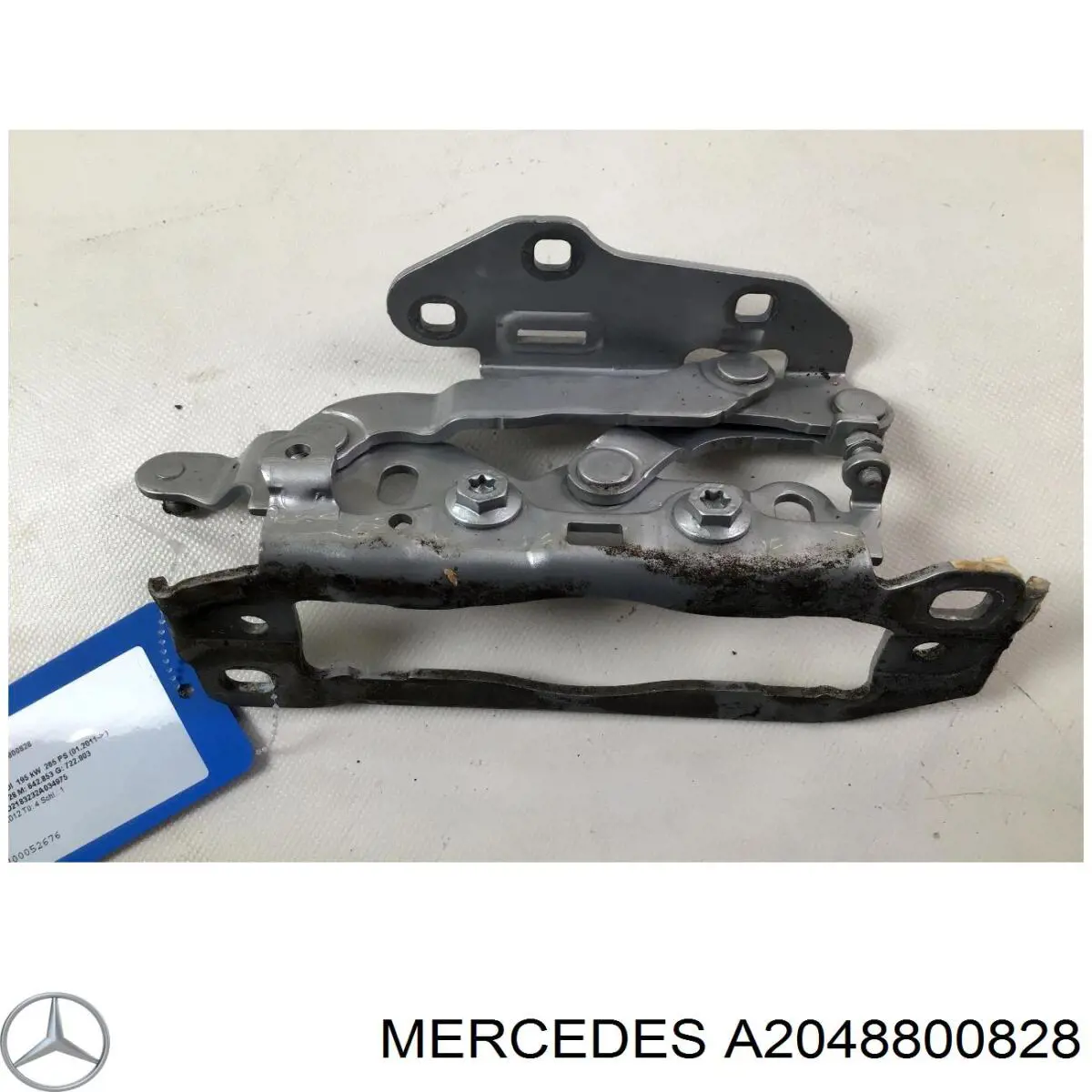 Завіса капота права Mercedes A2048800828 ціна, від 14.06 USD