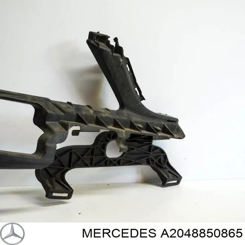 A2048850865 Mercedes Праве кріплення переднього бампера