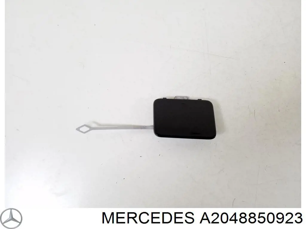 A2048850923 Mercedes Заглушка бампера буксирувального гака, задня