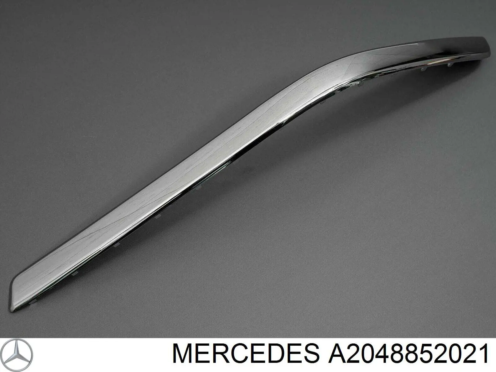 Купити A2048852021 Mercedes Молдинг заднього бампера, правий