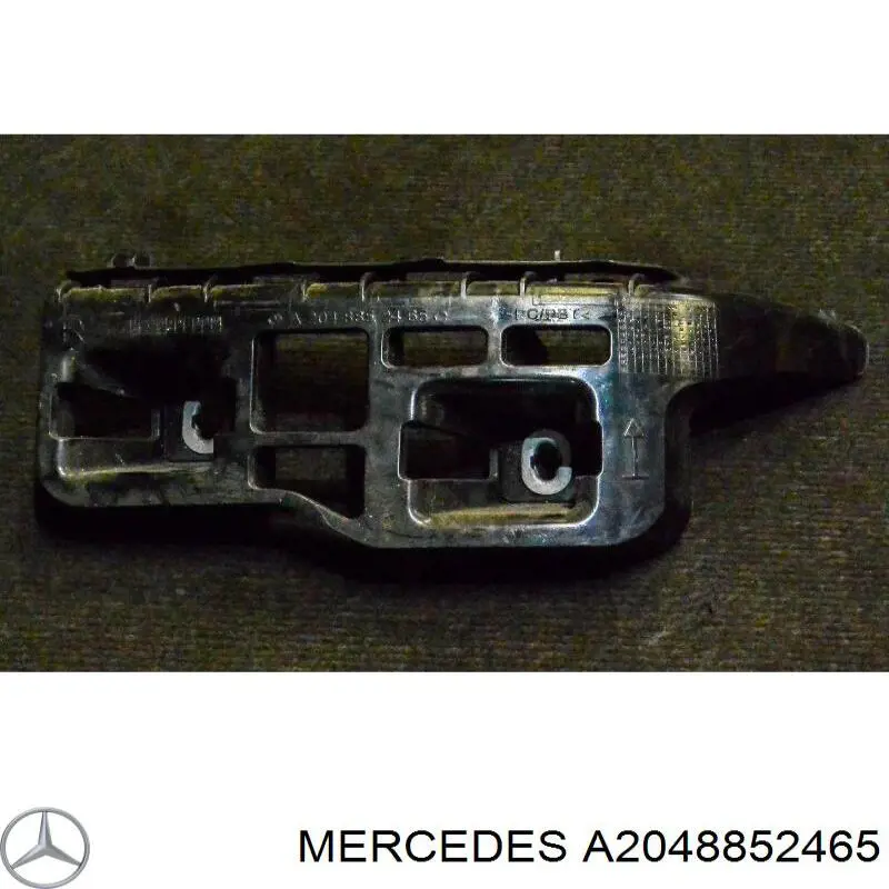 Кронштейн бампера заднього, правий A2048852465 Mercedes