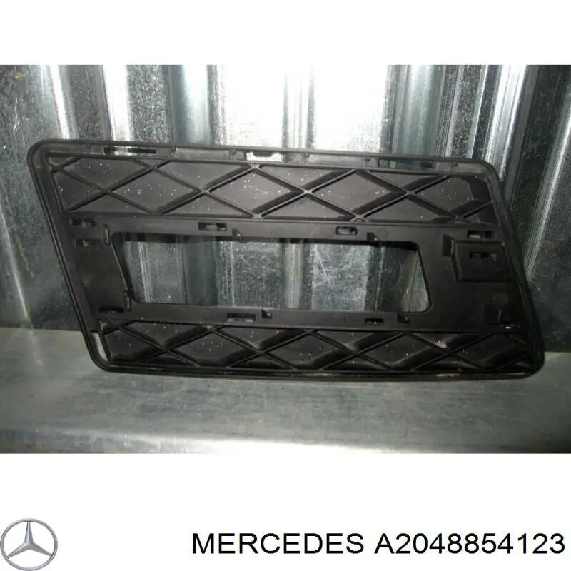 A2048854123 Mercedes Заглушка протитуманки передньої правої