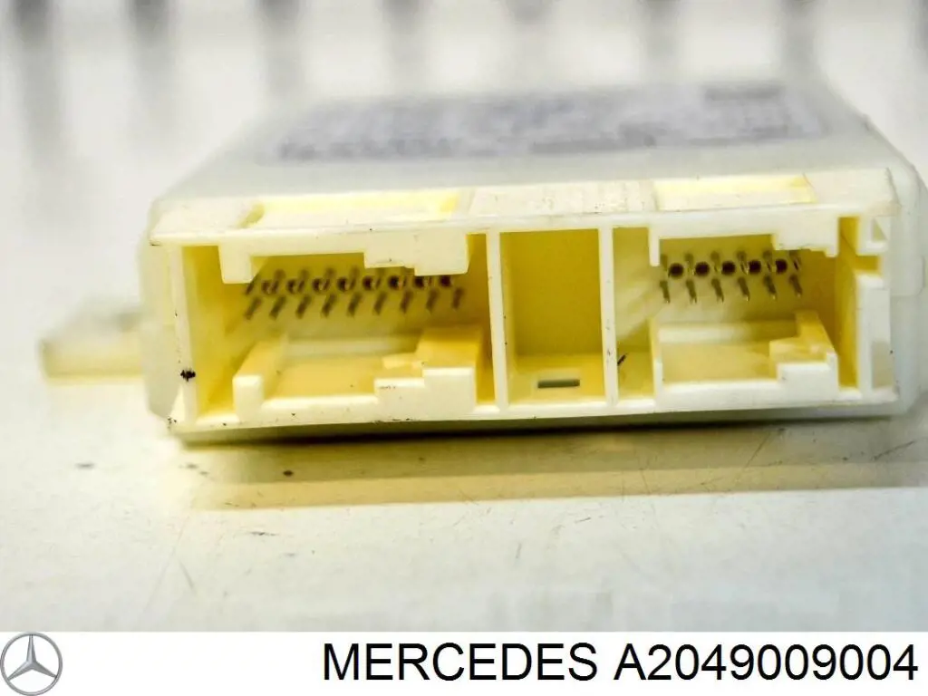 Модуль керування (ЕБУ) парктроніком Mercedes A2049009004 ціна, від 17.74 USD