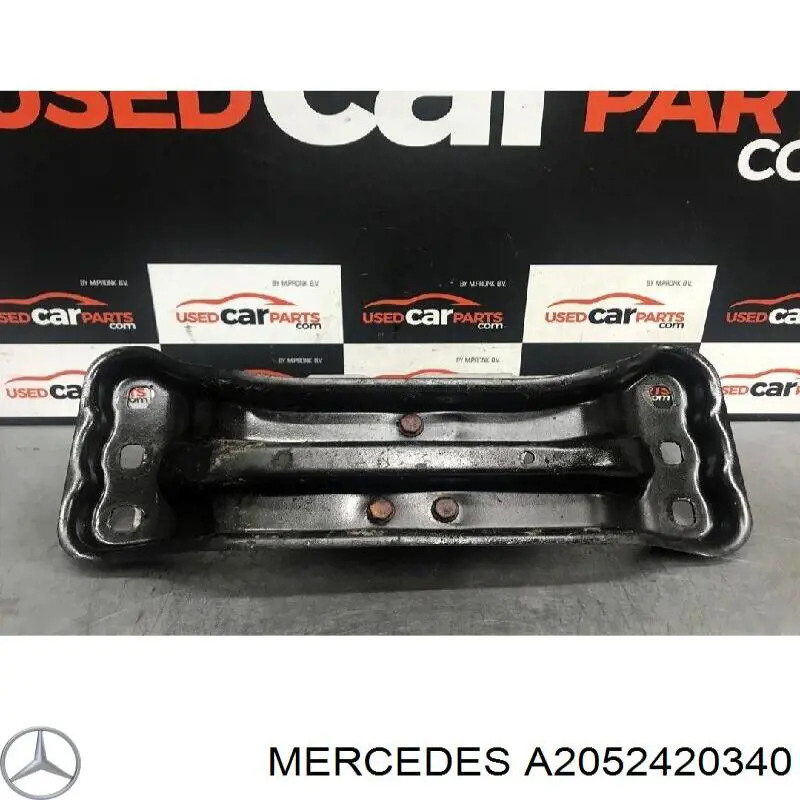 Кронштейн подушки КПП A2052420340 Mercedes
