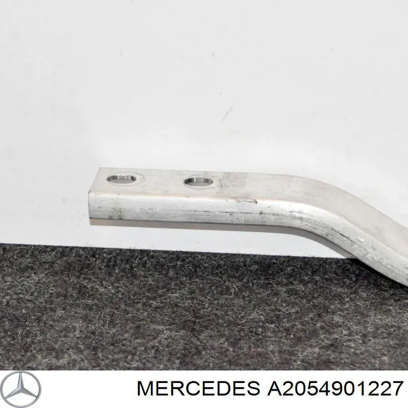 Насадка на глушник Mercedes A2054901227 ціна, від 112.49 USD