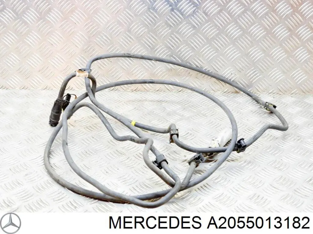 Шланг/патрубок радіатора охолодження, верхній A2055013182 Mercedes