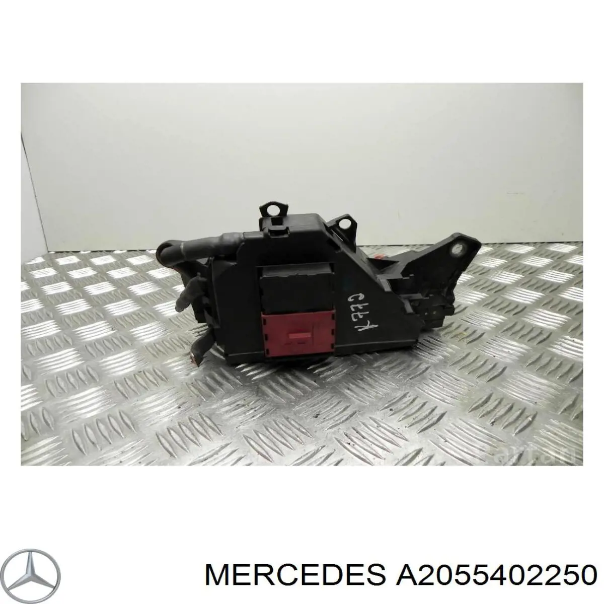Коробка запобіжників Mercedes A2055402250 ціна, від 43.95 USD