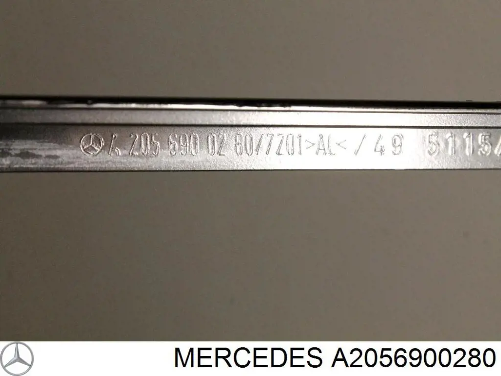Молдинг передніх правих дверей, верхній Mercedes A2056900280 ціна, від 38.01 USD