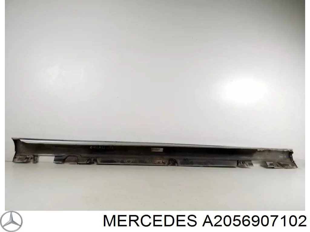Купити A2056907102 Mercedes Накладка зовнішня (молдинг) порога, лівий