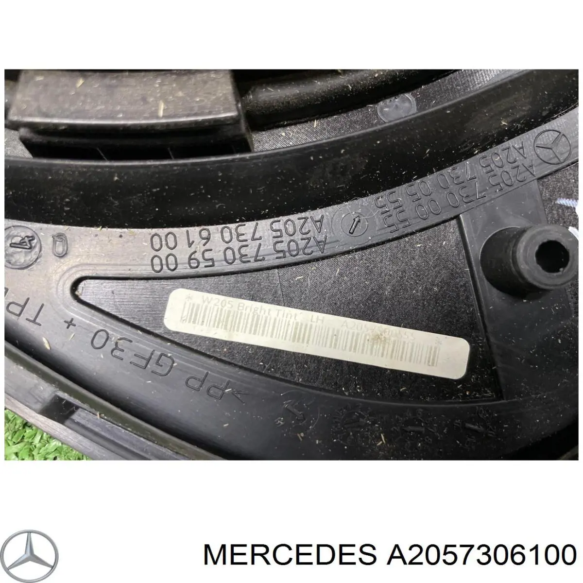 Скло-кватирка двері, задній, лівою Mercedes A2057306100 ціна, від 44.34 USD