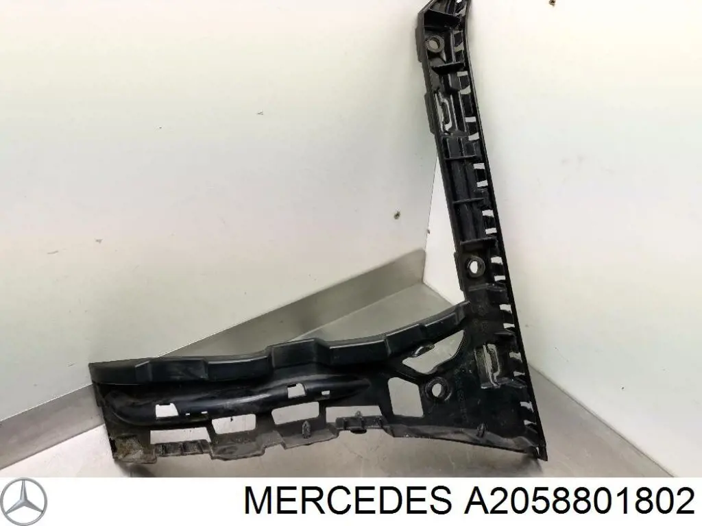 A2058801802 Mercedes Напрямна заднього бампера, права