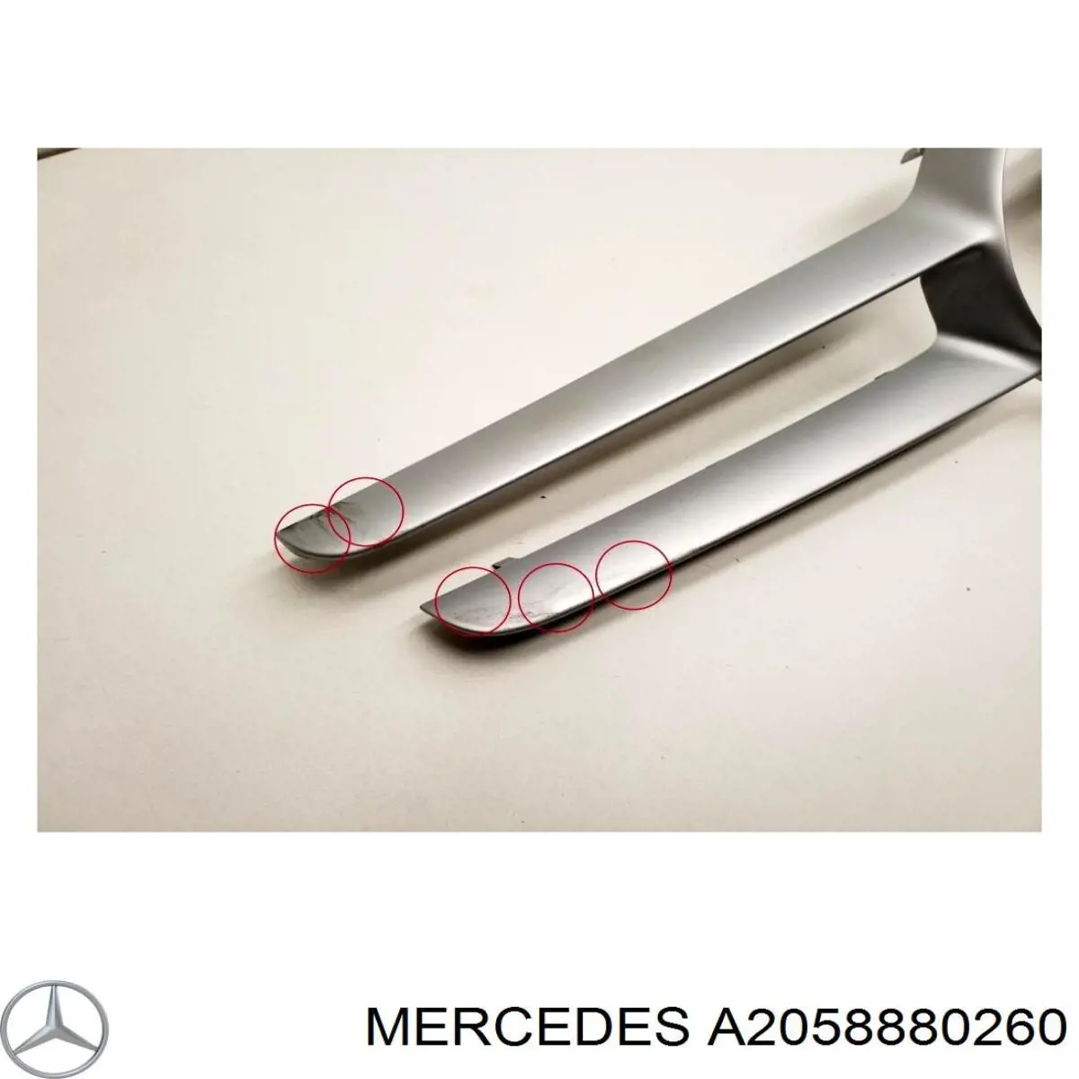 Молдинг решітки радіатора A2058880260 Mercedes