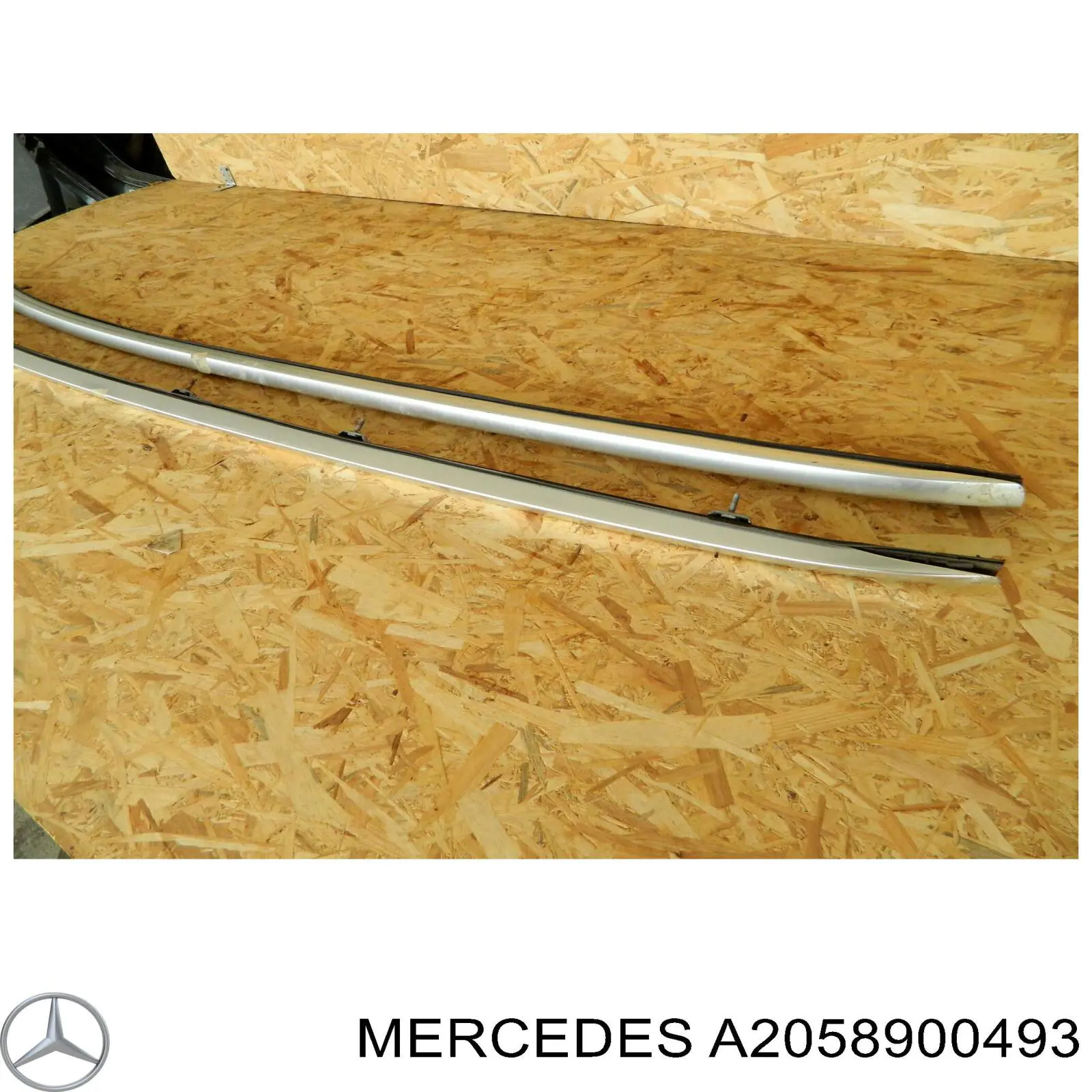 Рейлінг даху правий Mercedes A2058900493 ціна, від 102.34 USD