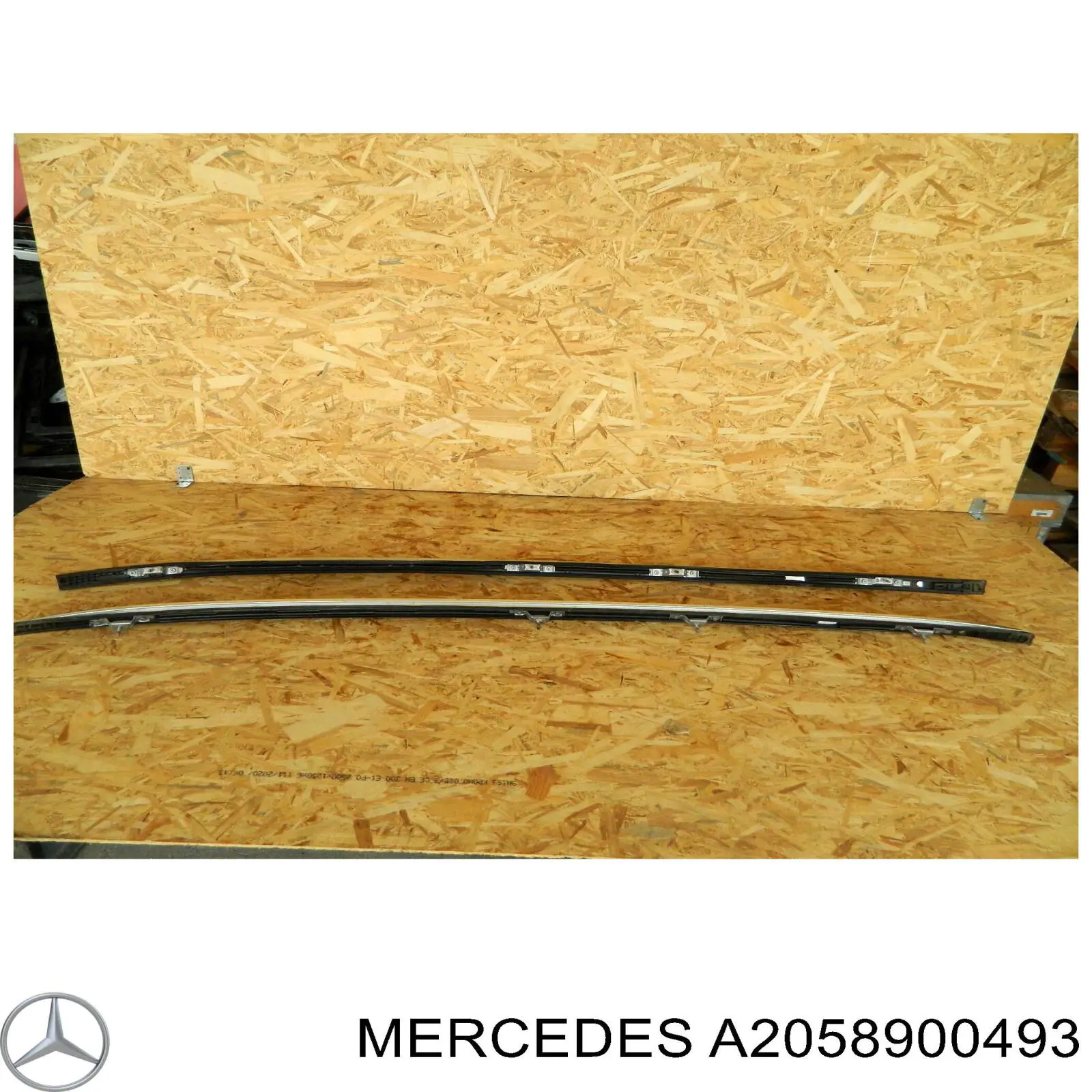 Купити A2058900493 Mercedes Рейлінг даху правий