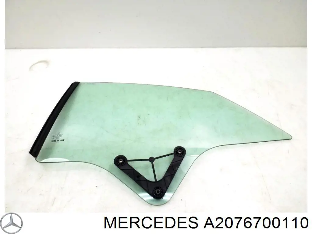 Скло задньої двері лівої A2076701500 Mercedes
