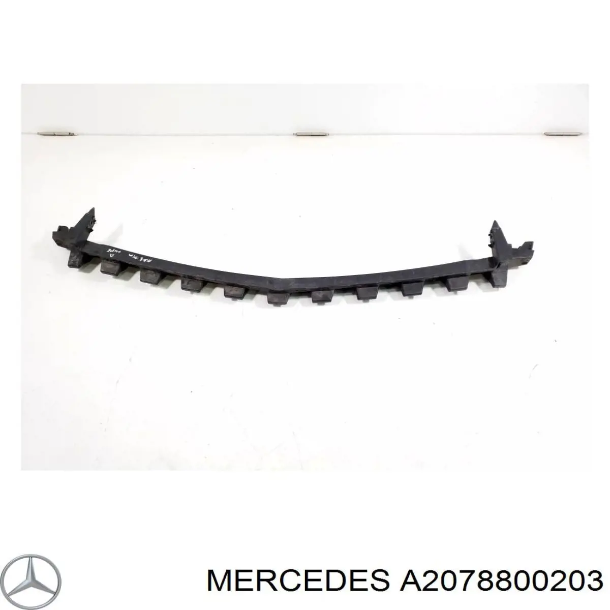 A2078800203 Mercedes Кронштейн бампера переднього, центральний