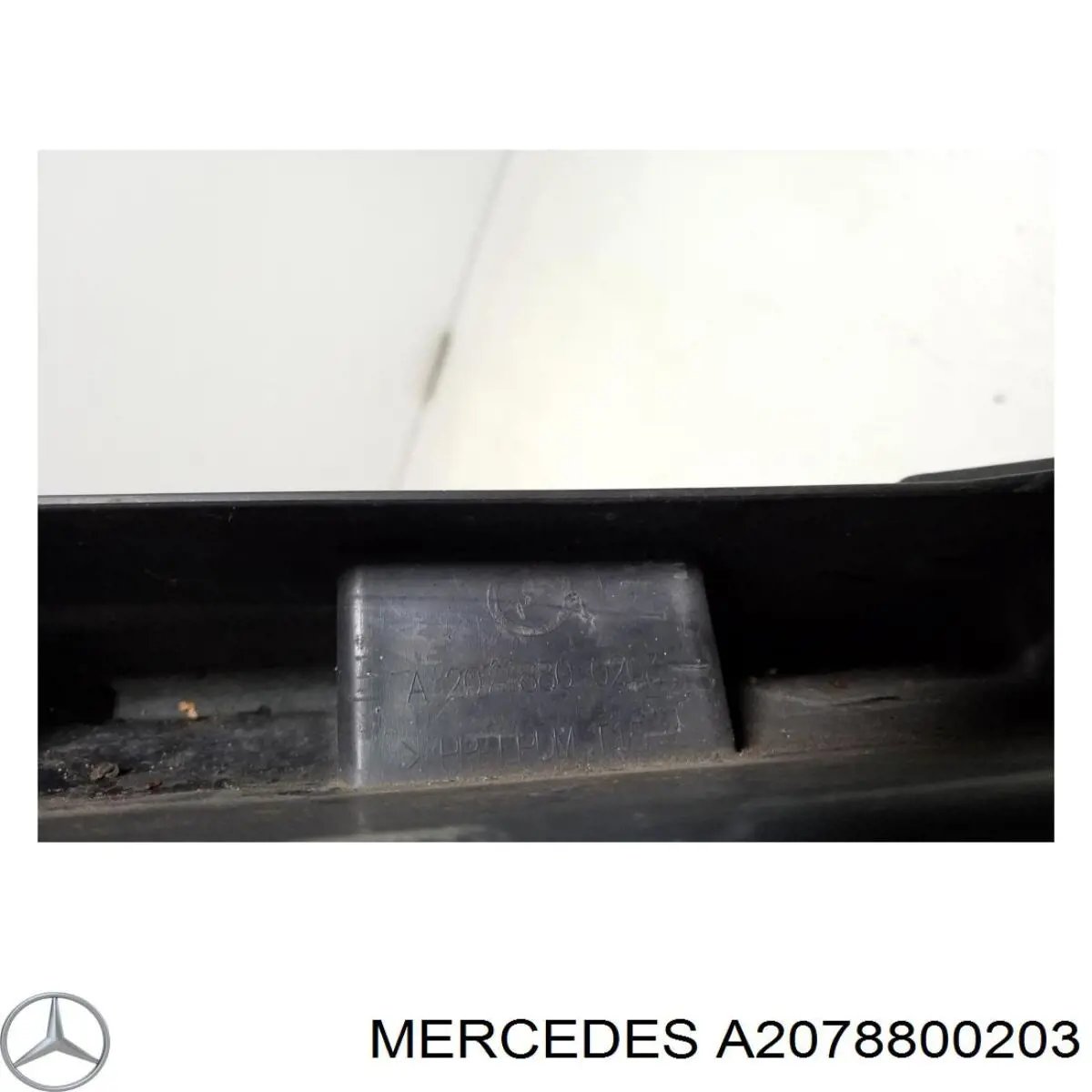 Кронштейн бампера переднього, центральний Mercedes A2078800203 ціна, від 38.01 USD
