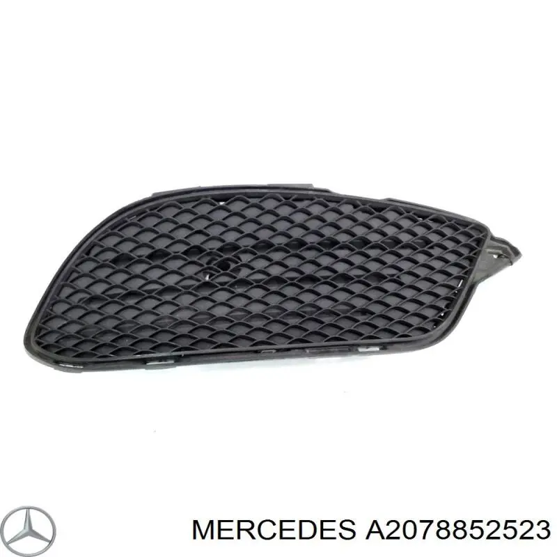 Решітка переднього бампера, права Mercedes A2078852523 ціна, від 19.08 USD